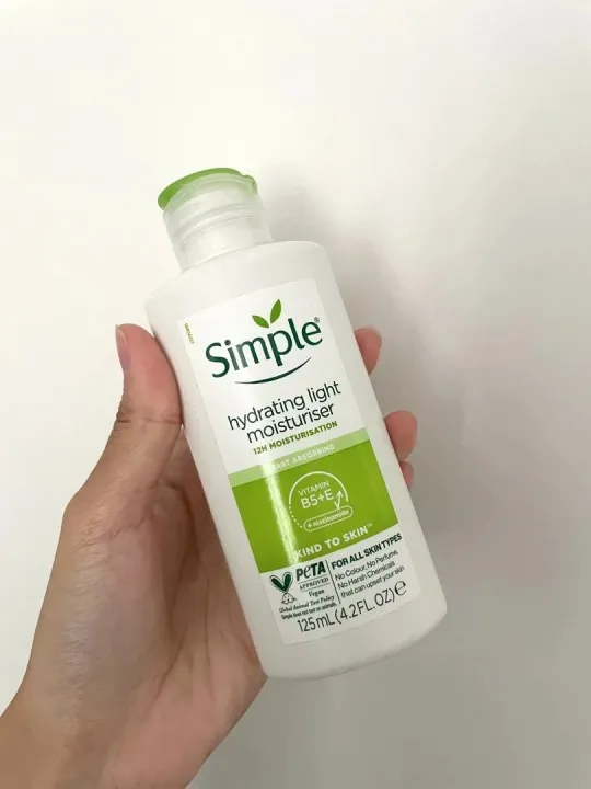 Simple%20Kind%20to%20Skin%20Hydrating%20Light%20125%20ml%20Moisturiser%20-%20Image%205