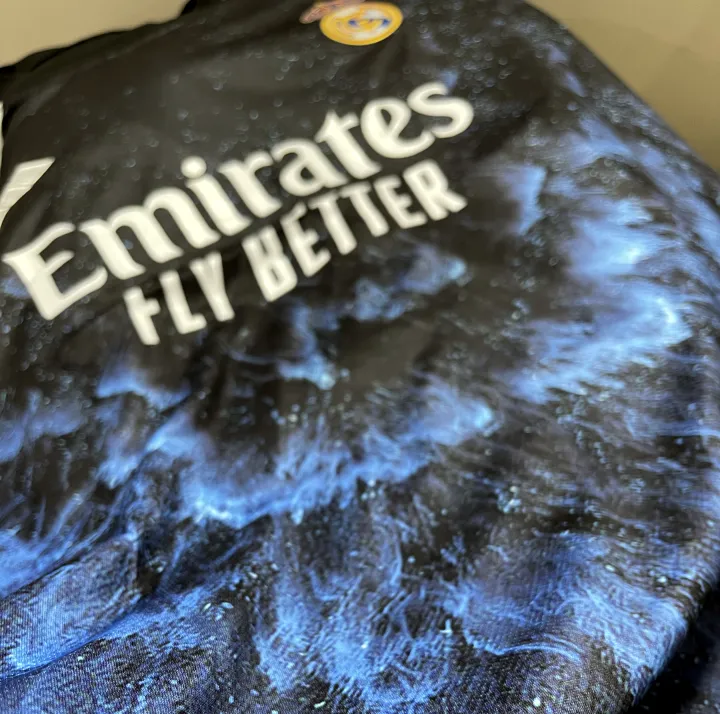 Real%20Madrid%20Football%20Club%20New%20Jersey%20Galaxy%20Edition%202024%20/25%20Half%20Sleeve%20-%20Image%204