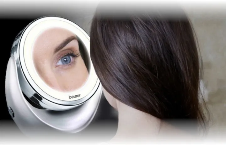 Beurer%20BS%2049%20illuminated%20Cosmetics%20Mirror%20-%20Image%204