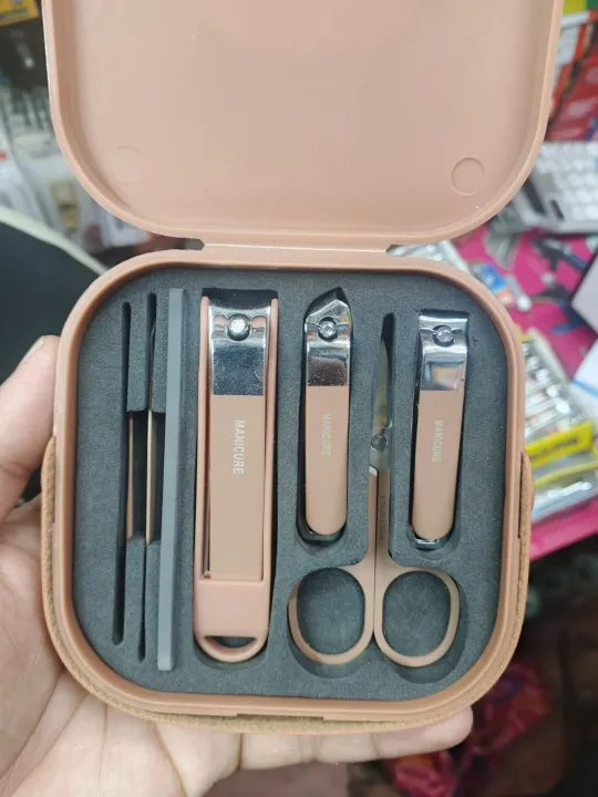 7%20in%201%20Nail%20Clippers%20Set,%207pcs%20Manicure%20&%20Pedicure%20Tools,%20Stainless%20Steel%20Nail%20Cutter%20Kit%20for%20men%20and%20women%20with%20Protective%20Case,%20Travel%20Grooming%20Kit%20for%20Facial,%20Cuticle%20and%20Nail%20Care%20-%20Image%202
