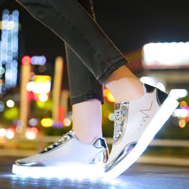 Rechargeable%20Light%20Shoes%20Male%20and%20Female%20Couple%20Shuffle%20Dance%20Shoes%20Student%20Casual%20Sports%20Shoes%20Light%20Running%20Shoes%20Luminous%20Dad%20Shoes%20-%20Image%208