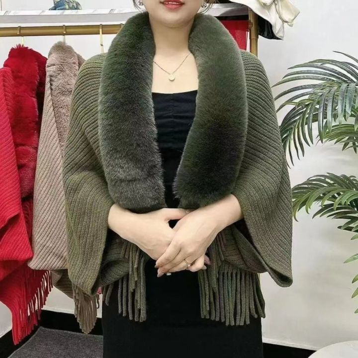 Knitting%20Thick%20Women's%20Loose%20Shawl%20with%20Faux%20Fur%20Collar%20for%20Evening%20Dresses%20Wedding%20Knitting%20Shawl%20Plush%20Wraps%20Cardigan%20Cape%20Moonlight%20Shines%20-%20Image%203