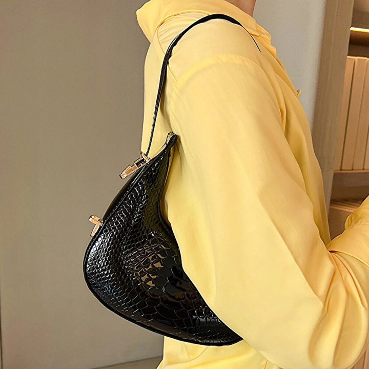 Women%20Handbags%20Fashion%20Wrist%20Pouch%20U-shaped%20Armpit%20Bag%20Female%20Simple%20Daily%20Casual%20Tote%20Bags%20Travel%20Top-handle%20Bags%20Shoulder%20Bags%20-%20Image%202