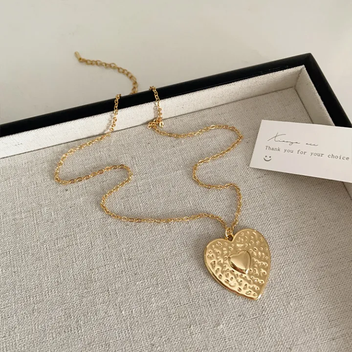 Fever's%20same%20high-end%20metal%20love%20necklace%20for%20women,%20retro%20personality,%20simple%20and%20versatile%20temperament%20neck%20chain,%20clavicle%20chain%20-%20Image%202