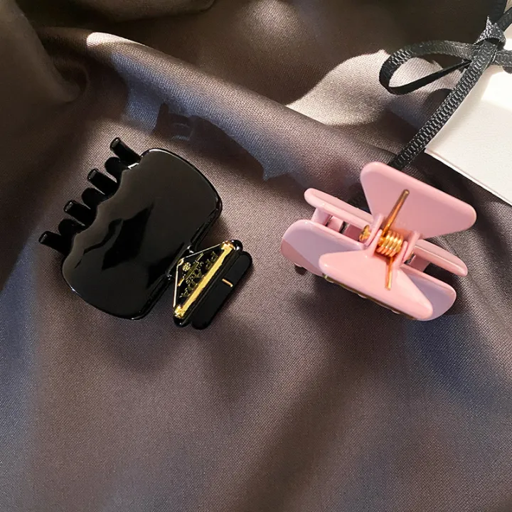 P%20Family%20Inverted%20Triangle%20Color%20Alloy%20Claw%20Women's%202024%20New%20end%20Light%20Luxury%20High%20Horsetail%20Hair%20Accessories%20Shark%20Clip%20-%20Image%204
