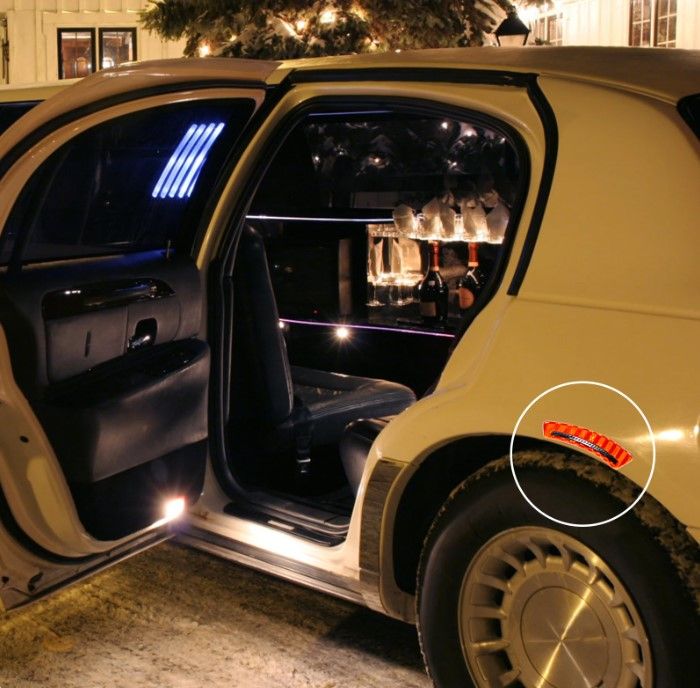 2Pcs%20Car%20Wheel%20Eyebrow%20Universal%20Anti%20Scratch%20Reflective%20Warning%20Glossy%20Car%20Protector%20Wheel%20Stickers%20-%20Image%205