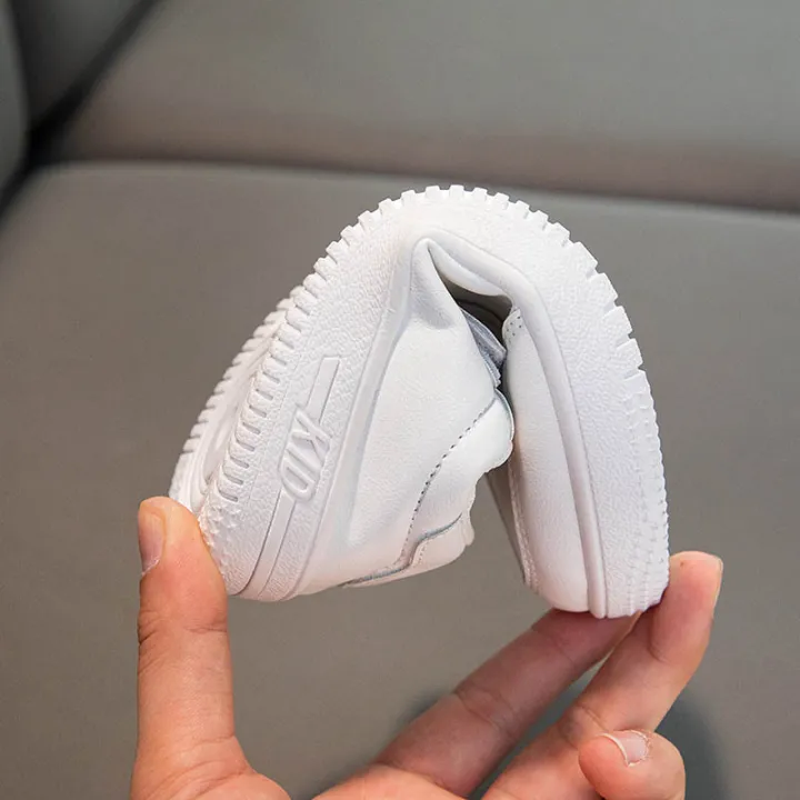 Children's%20school%20performance%20small%20white%20shoes%20velcro%20soft-soled%20sneakers%20spring%20and%20autumn%20boys%20and%20girls%20low-top%20casual%20shoes%20-%20Image%204