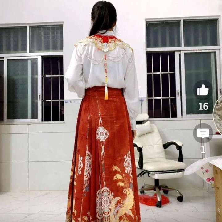 New%20Chinese%20style%20Hanfu%20heavy%20industry%20embroidery,%20cloud%20shoulder%20standing%20collar%20shirt,%20paired%20with%20woven%20gold%20horse%20face%20skirt,%20wedding%20engagement%20dress%20-%20Image%208