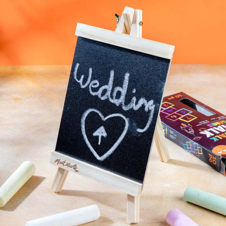 Mont%20Marte%20Chalkboard%20Easel-Medium%20-%20Image%204