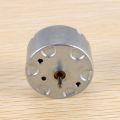 RF-500 TB-12560 DC 1.5 - 12 V 2700 U / MIN Idling speed 32 mm diameter DC motor silver.