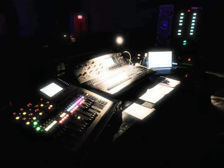 Gooseneck%20XLR%20Light%2012%20Volts%2018%20inches%20LED%20Console%20Lamp%20for%20Mixers%20(4PIN%2012V%20XLR)%20-%20Image%202