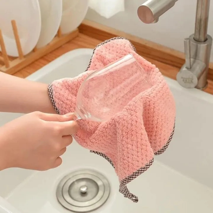 Extra%20Absorbent%20Microfibre%20Towel%20for%20Kitchen,%20Car%20Cleaning,%20Bike%20Cleaning%20-%20Image%205