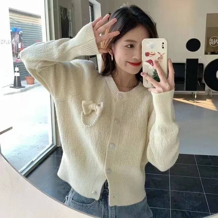 Sweet%20Elegance%20round%20Neck%20Sweater%20Cardigan%20Bow%20Pearl%20Pin%20Design%20French%20Style%20Sweater%20Coat%20-%20Image%203