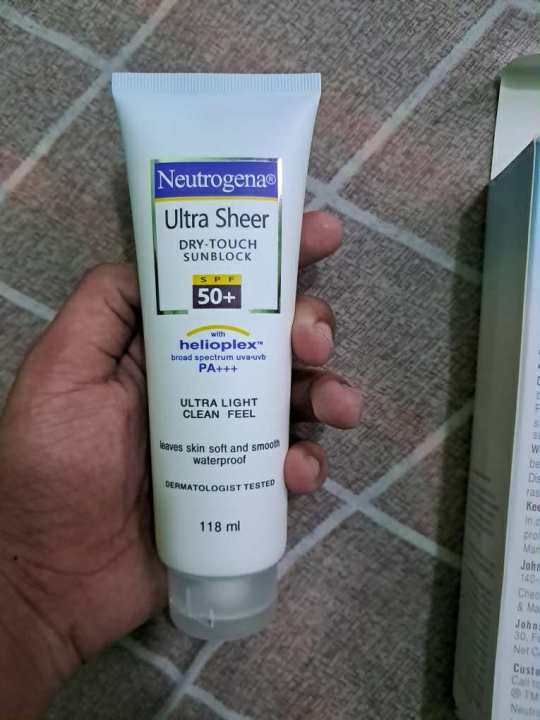 Neutrogena%20Ultra%20Sheer%20Dry-Touch%20Sunblock%20SPF%2050+,%20118ml%20-%20Image%204