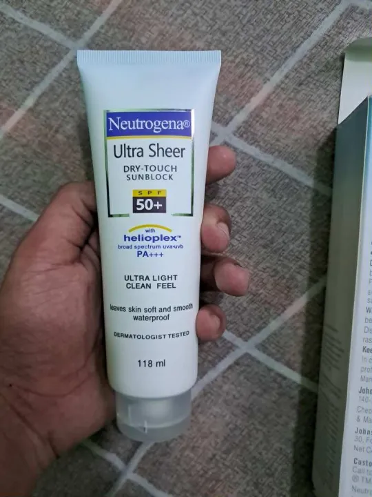 Neutrogena%20Ultra%20Sheer%20Dry-Touch%20Sunblock%20SPF%2050+,%20118ml%20-%20Image%204