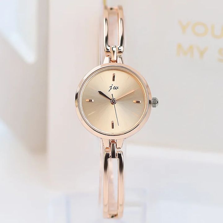 Fashion%20Small%20Dial%20Rose%20Gold%20Women%20Watches%20Alloy%20Strap%20Ladies%20Bracelet%20Watch%20Gift%20Quartz%20Watch%20for%20Women%20-%20Image%207