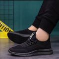 New Shoes For Man With High Quality Fabrics And Breathable Outdoor Sport Sneakers. 