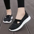 Official Flagship Zulijian Shoes for the Old Breathable Stylish Mom Shoes Middle-Aged and Elderly Walking Shoes Non-Slip Soft Bottom Granny Shoes. 