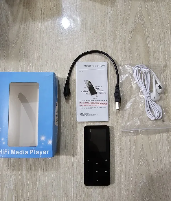 S08%20MP3%20MP4%20Music%20Player%208GB%20Button%20Touch%20Bluetooth%20FM%20-%20Image%204