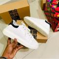 New Collection Better Choice Stylish and Fashionable Exclusive Low Top Sneakers Converse for Men - Comfortable and Suitable for All Seasons.
