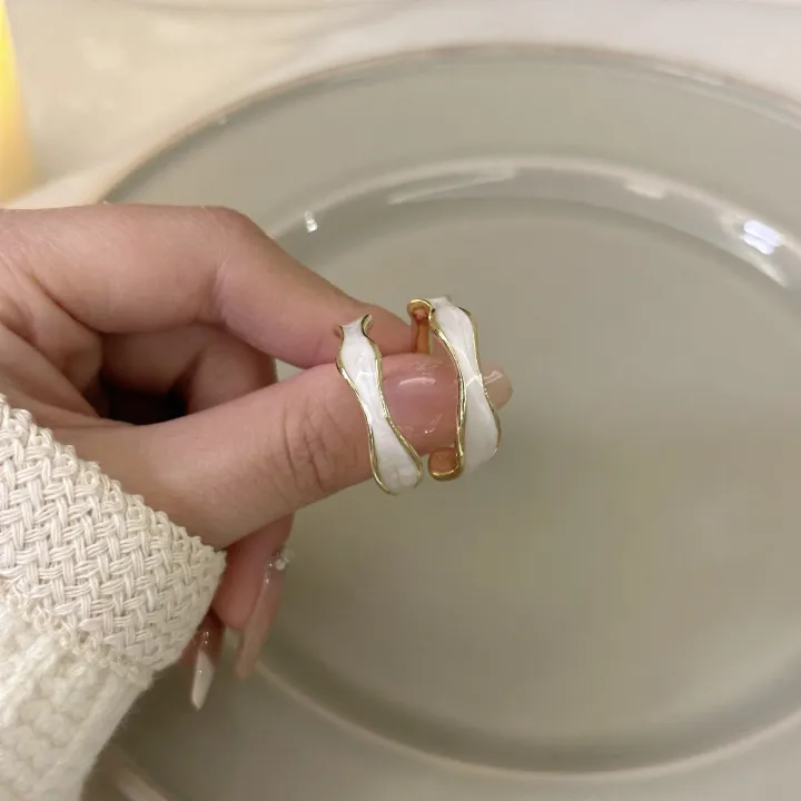 925%20silver%20needle%20Korean%20drip%20glaze%20C-type%20light%20luxury%20niche%20simple%20design%20sense%20Korean%20high-end%20temperament%20earrings%20women's%20earrings%20-%20Image%202