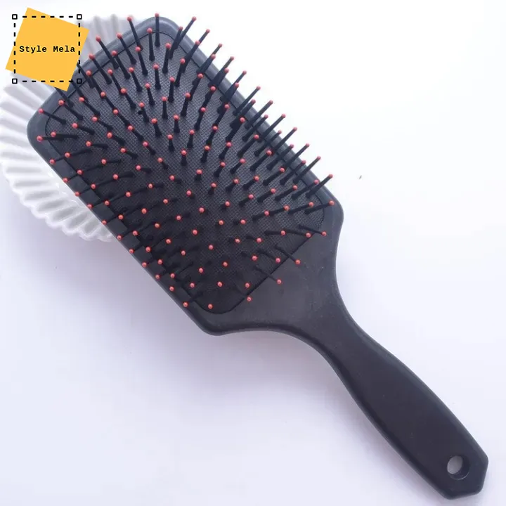Large%20Paddle%20Hair%20Brush%20with%20Soft%20Bristles,%20Anti-Static,%20One%20Size%20Fits%20All%20-%20Image%203