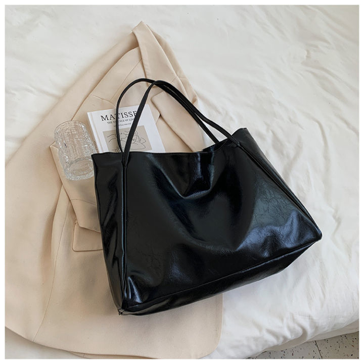 Tote%20Bag%20Women's%20Bag%202021%20New%20Autumn%20and%20Winter%20Japan%20and%20South%20Korea%20Large%20Capacity%20Soft%20Leather%20Shoulder%20Bag%20Retro%20Casual%20Hand-Held%20Bucket%20Bag%20-%20Image%207