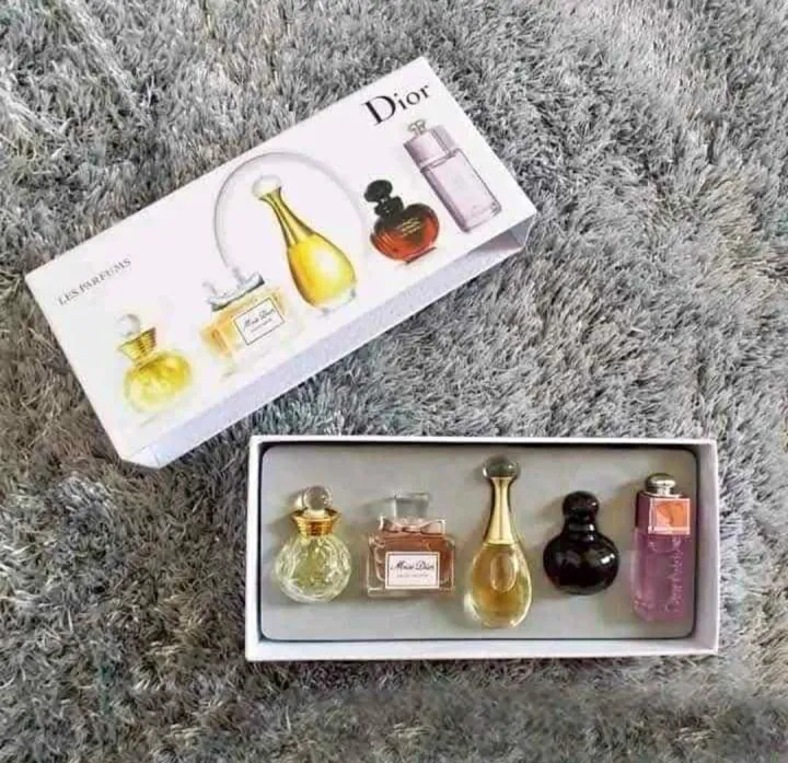 Dior%20Perfume%20Miniature%205%20in%201%20Collection%20Gift%20Set%20for%20Women%20-%20Image%202