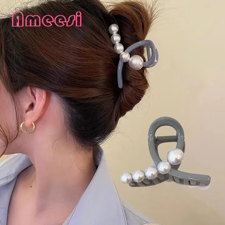 Vintage%20Hair%20Claw%20Clasp%20Stylish%20Faux%20Pearl%20Hair%20Claw%20with%20Cross%20Hollow%20Out%20Design%20Strong%20Grip%20Anti-slip%20Hair%20Styling%20Tool%20for%20Women%20-%20Image%204