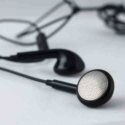 Junerose%20Jr-I4S%20In-Ear%20Earphones%20With%20Box%20By%20M.B%20Telicom%20-%20Headphone%20-%20Image%204
