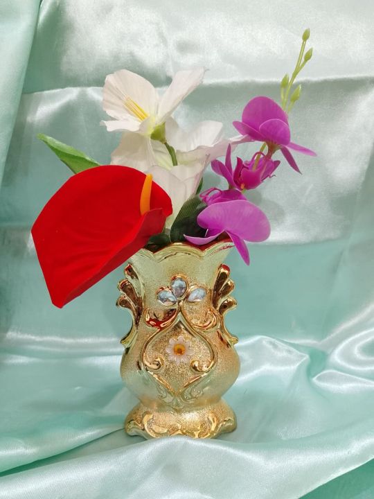 Metal flower vase