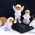 3pcs Astronaut Toy Figures Figurine  Space Astronaut Prentend Play Toys Gifts for Birthday Party Kids Boys Species. 