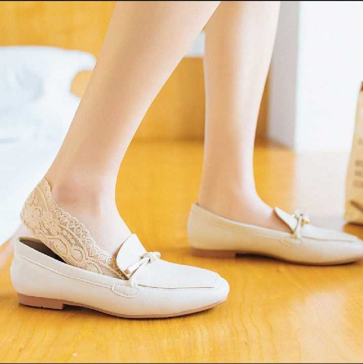 1%20Pair%20Invisible%20socks%20for%20Women%20(Free%20Size)%20girls%20Lace%20Boat%20Socks%20Elastic%20%20%E2%80%93%20Breathable,%20Thin,%20Non-Slip%20Silicone%20Liner%20Short%20Ankle%20Socks%20for%20Summer%20-%20Image%204
