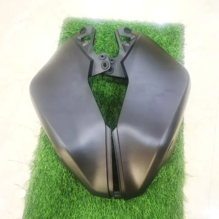 Tank%20Cover%20Mat%20Black%20Yamaha%20R15%20V3%20-%20Image%208