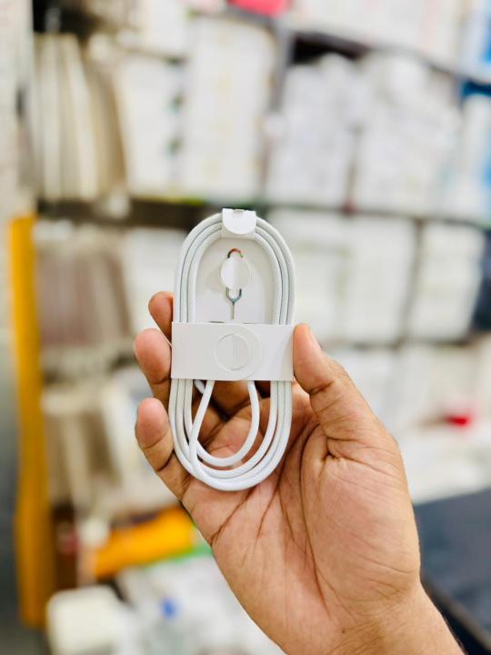 Apple%2060W%20USB-C%20cable%20for%20iPhone%2015%20Pro%20Max%2015%20Pro%2016%20Puls%20USB-C%20Charging%20Data%20Line%20-%20Image%202