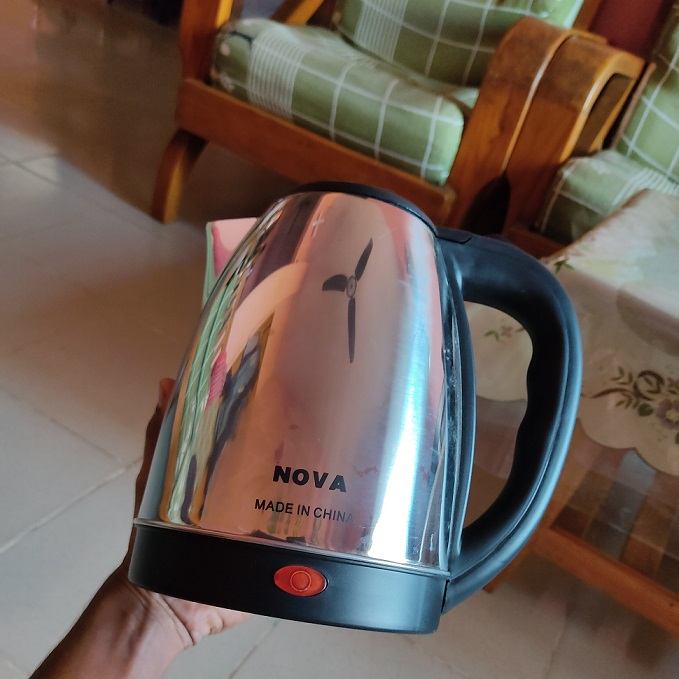 Marco%20Nova%20KLS-18%20Electric%20Kettle%201.8L%20-%20Silver%20and%20Black%20-%20Image%204