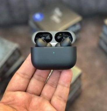 AirPods%20Pro%202nd%20Gen%20Dubai-Made%20Wireless%20Earbuds%20%7C%20Premium%20Sound,%20Long%20Battery%20Life%20&%20Bluetooth%205.0%20-%20Image%205
