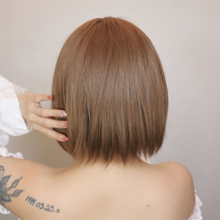 Light%20Brown%20Synthetic%20Wigs%20Straight%20Short%20Bob%20Cut%20with%20Bangs%20Wig%20for%20White%20Women%20Korean%20Daily%20Party%20Cosplay%20Heat%20Resistant%20Hair%20-%20Image%205
