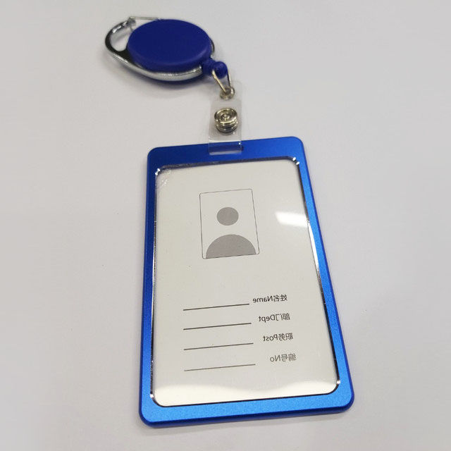 ID%20Card%20Holder%20with%20hanging%20Key%20Chain%20-%20Image%205