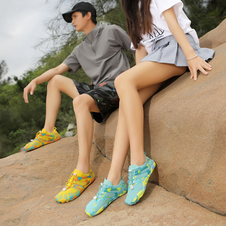 Cross-border%20outdoor%20beach%20shoes,%20river%20tracing,%20snorkeling,%20five-finger%20shoes,%20couple%20hiking,%20wading%20shoes,%20indoor%20breathable%20fitness%20jumping%20shoes%20-%20Image%203
