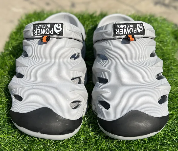 Casual%20New%20Super%20Comfortable%20Soft%20Hollow-out%20Clogs%20Breathable%20Non-Slip%20Outdoor%20Half%20Shoes%20Sandals%20for%20Men%20-%20Image%2010