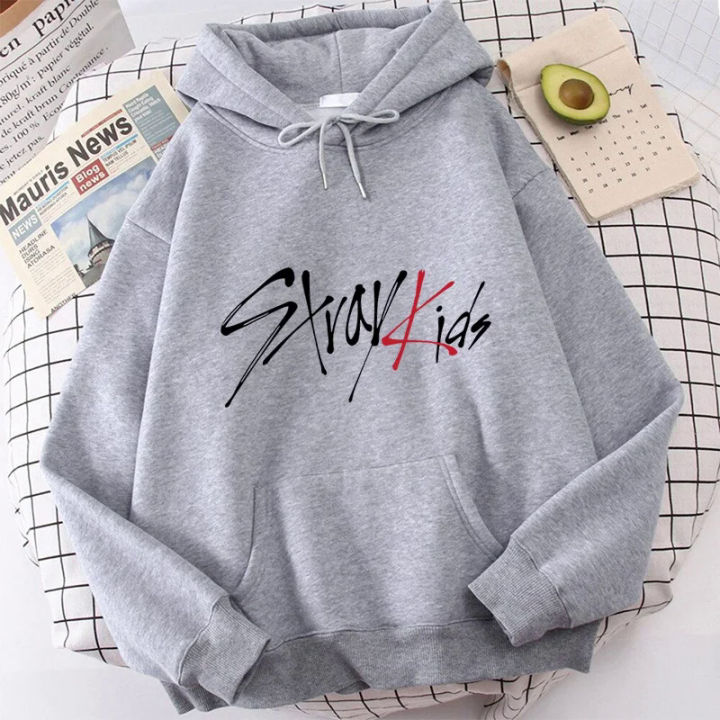 2023%20Korean%20Star%20Stray%20Kids%20Unisex%20New%20Fashion%20Long%20Sleeve%20Printed%20Hoodies%20Front%20Pocket%20Inside%20Fleece%20Pullover%20Sweater%20Sweatshir%20-%20Image%203