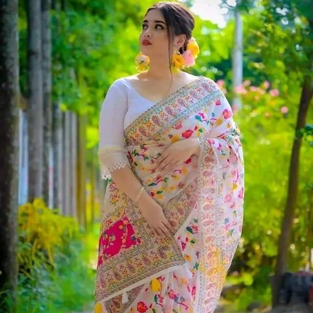 Puja Special Trendy Screen Print Saree For Women