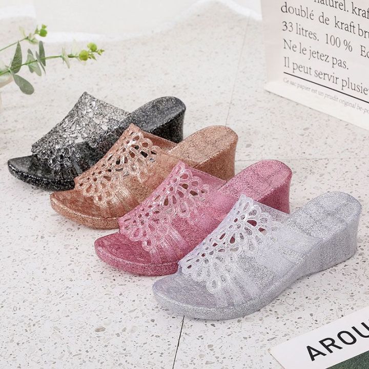 Hollow-out%20Beach%20Home%20Bathroom%20Slippers%20Non-Slip%20Crystal%20Vulcanized%20Rubber%20Slippers%20Women's%20Summer%20Platform%20High%20Heel%20Breathable%20Outer%20Wear%20-%20Image%208