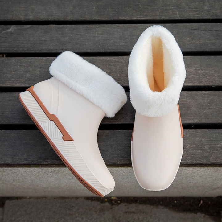 Korean%20Style%20Rubber%20Shoes%20Fashion%20Water%20Boots%20Thick%20High-End%20Rain%20Boots%20Rain%20Boots%20Waterproof%20Shoes%20Girls%20Good-looking%20Internet%20CelebrityinsPersonality%20-%20Image%209