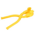 Snowball Mold Clip, Cute Easy Operation Duck Shape Interactive Snow Toy Convenient Snowball Maker with Handle for Kids for Winter. 