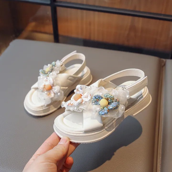 Girls'%20sandals%20summer%202023%20korean%20version%20of%20little%20girls%20foreign%20flower%20princess%20shoes%20middle%20and%20big%20children's%20open-toed%20beach%20shoes%20tide%20-%20Image%203