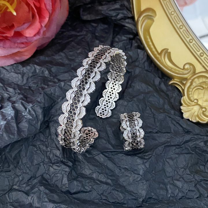 Italian lace two-tone gold diamond ring Blatty counter with black gold open bracelet bracelet women
