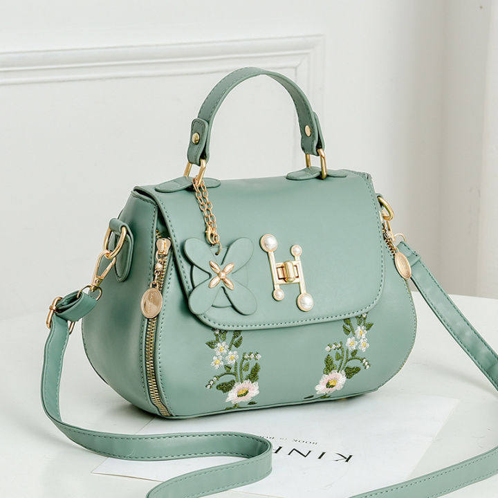 Simple%20and%20fashionable%20embroidered%20bucket%20bag%202022%20autumn%20new%20handbag%20bag%20sweet%20lady%20shoulder%20crossbody%20bag%20-%20Image%205