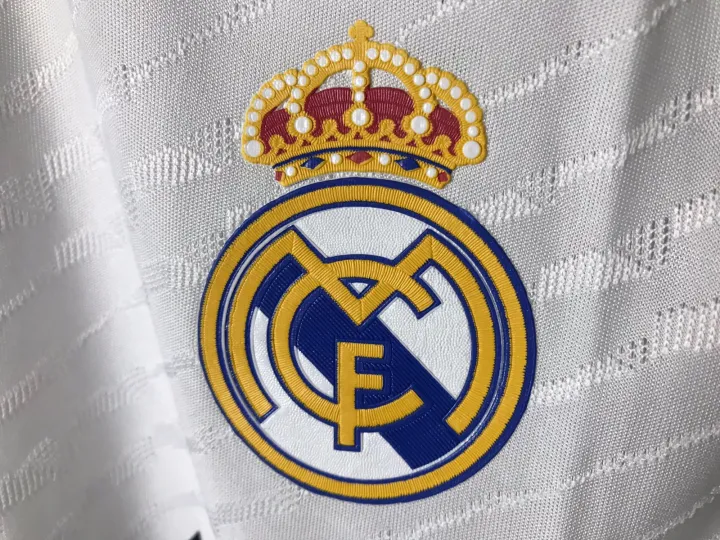 Real%20Madrid%20Home%20Jersey%202023-24%20Player%20Edition%20Short%20Sleeves%20-%20Image%203